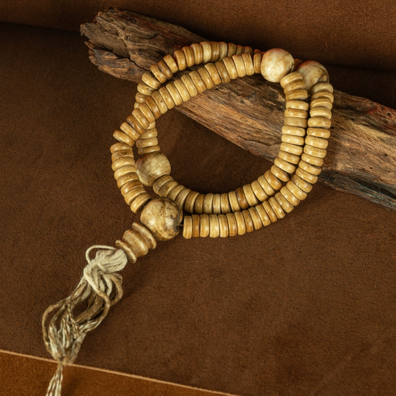 天石古象雄九眼天珠，最終成交價為一千二百萬元。